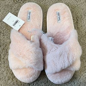 NWT SPLENDID pink slippers